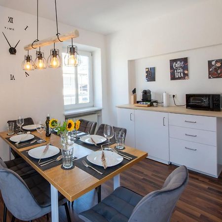 Bessa Homes 6 Personen 2 Schlafzimmer, 3 King Size, Betten, Balkon, Kueche Haag in Oberbayern Dış mekan fotoğraf