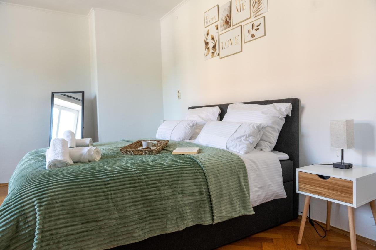 Bessa Homes 6 Personen 2 Schlafzimmer, 3 King Size, Betten, Balkon, Kueche Haag in Oberbayern Dış mekan fotoğraf