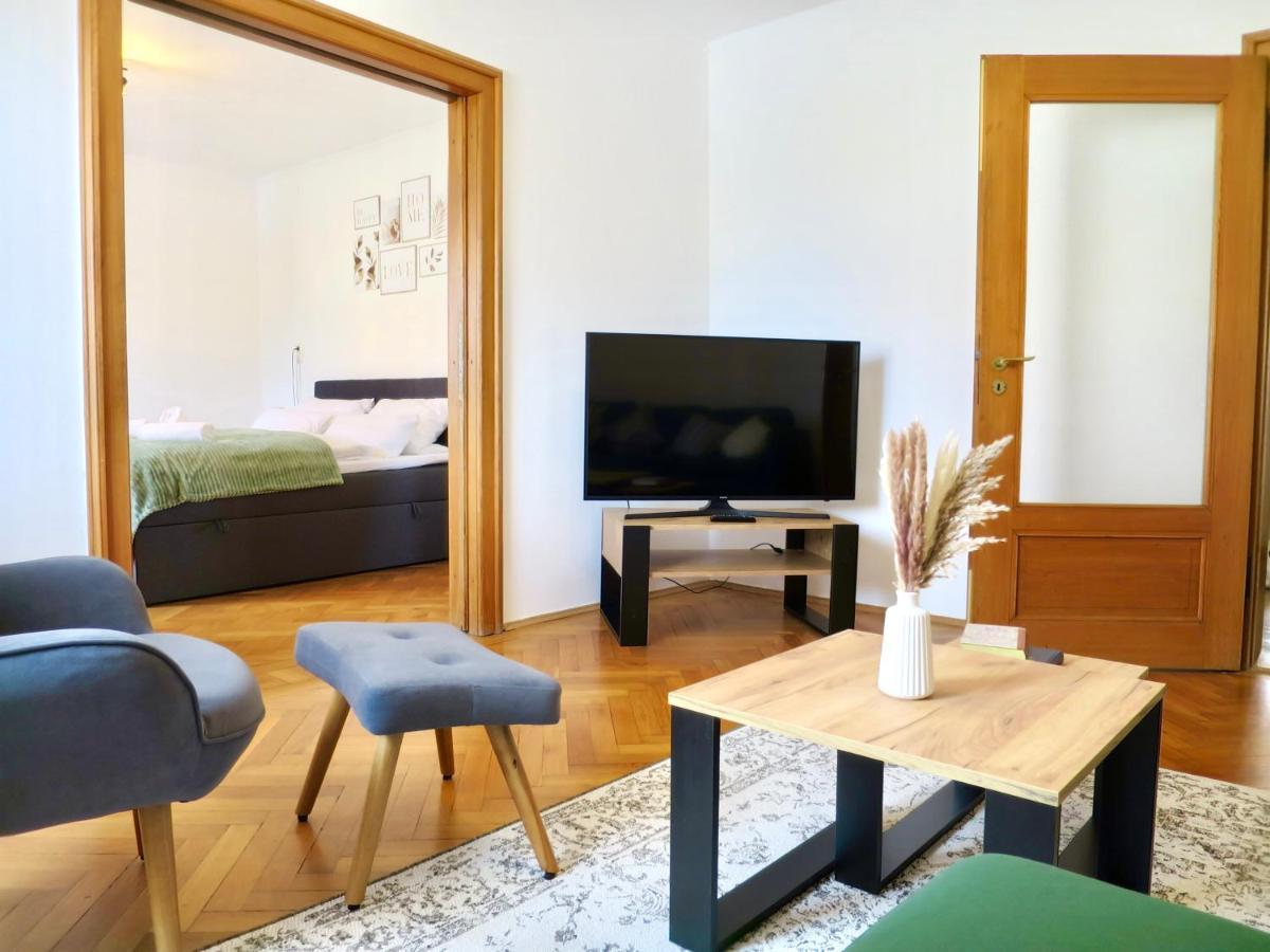 Bessa Homes 6 Personen 2 Schlafzimmer, 3 King Size, Betten, Balkon, Kueche Haag in Oberbayern Dış mekan fotoğraf